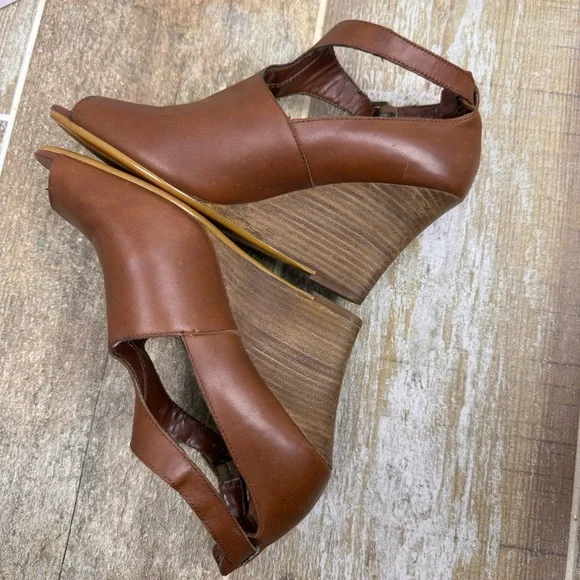 Ralph Lauren Hannie Brown T Strap‎ Peep Toe Wedge Sandals Leather Sz 8.5 - Picture 14 of 16